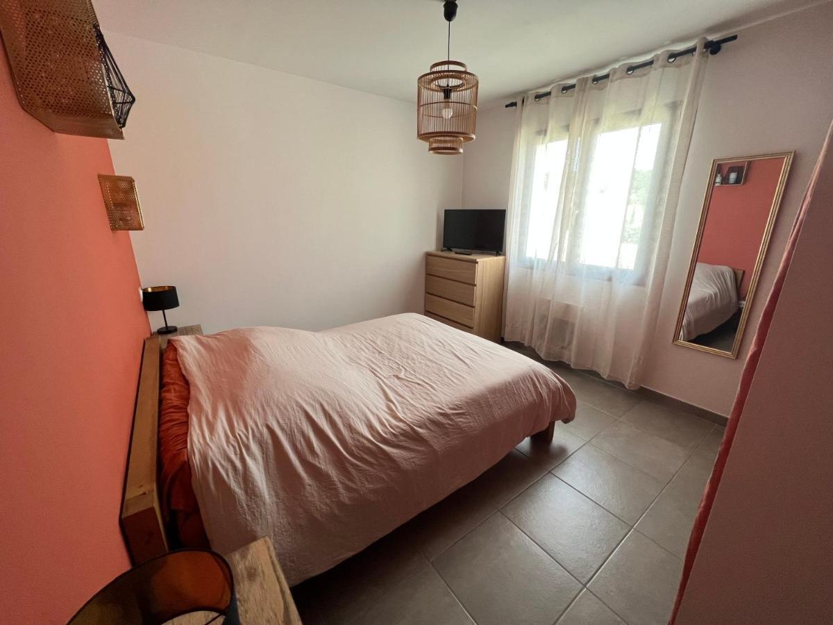 Agreable Villa Recente Au Coeur D'Un Charmant Petit Village Sernhac Екстер'єр фото